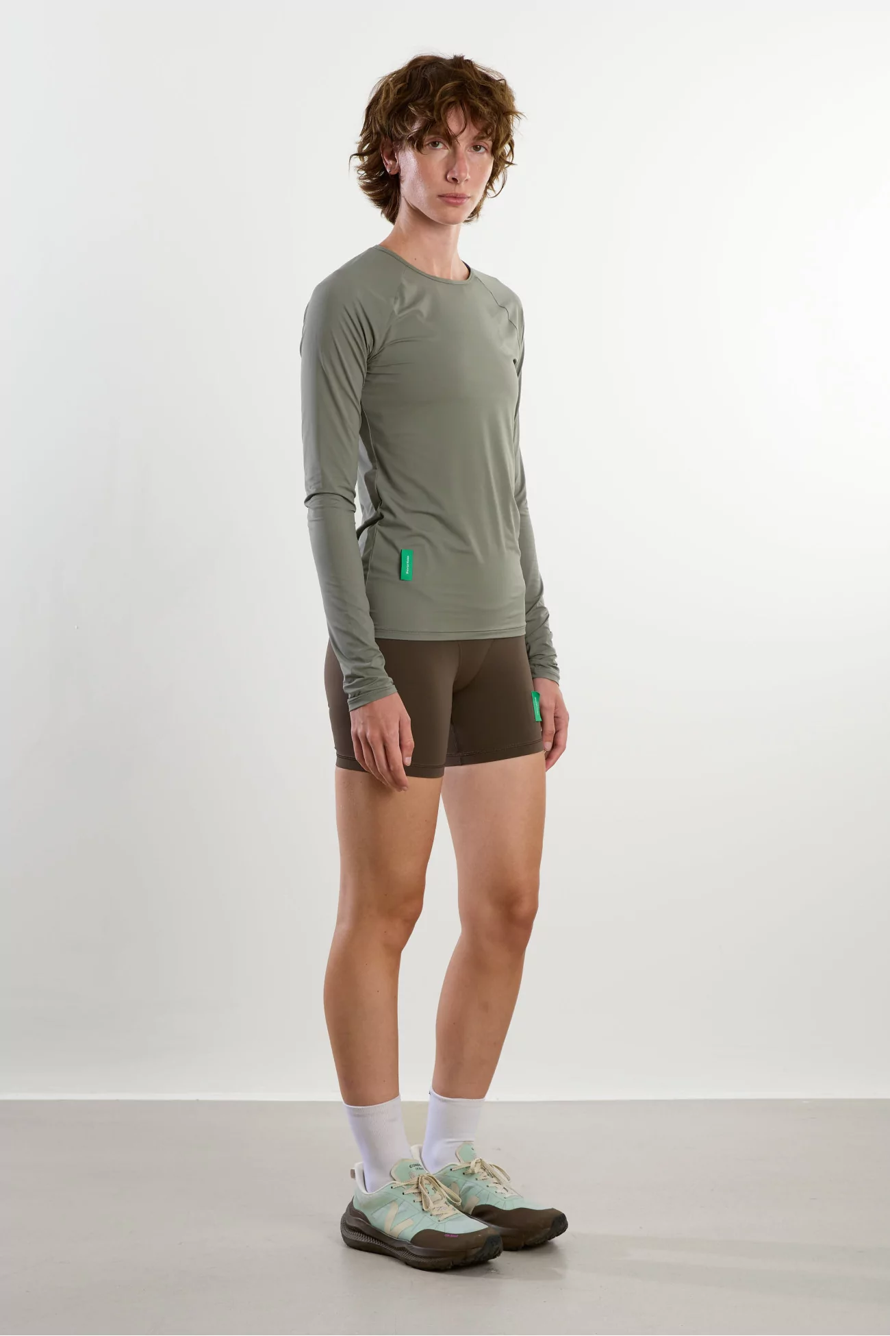 Aloe Vera Long-Sleeve Ultralight Fitted Tee – Oyster | Centre Commercial